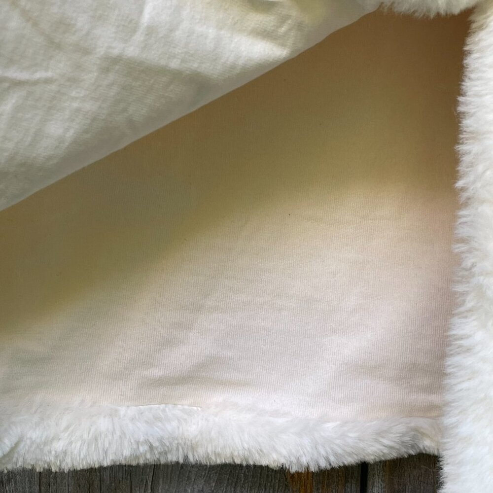 Hanna Andersson Winter White Faux Fur Snap Front Vest Girls Size 12 150cm - Picture 7 of 14